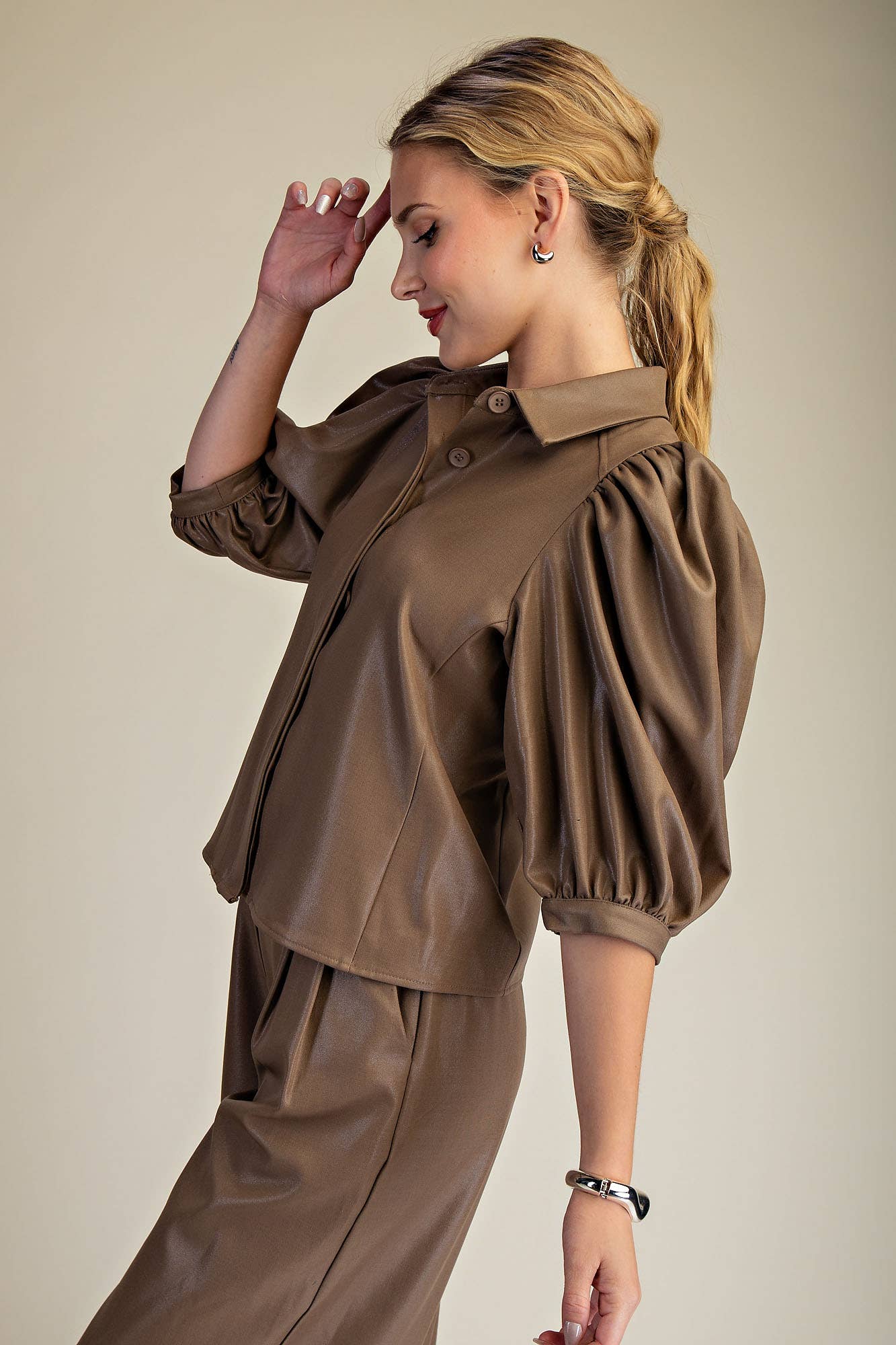 Collar Neck Puff Sleeve Button Down Shirt: Brown / S