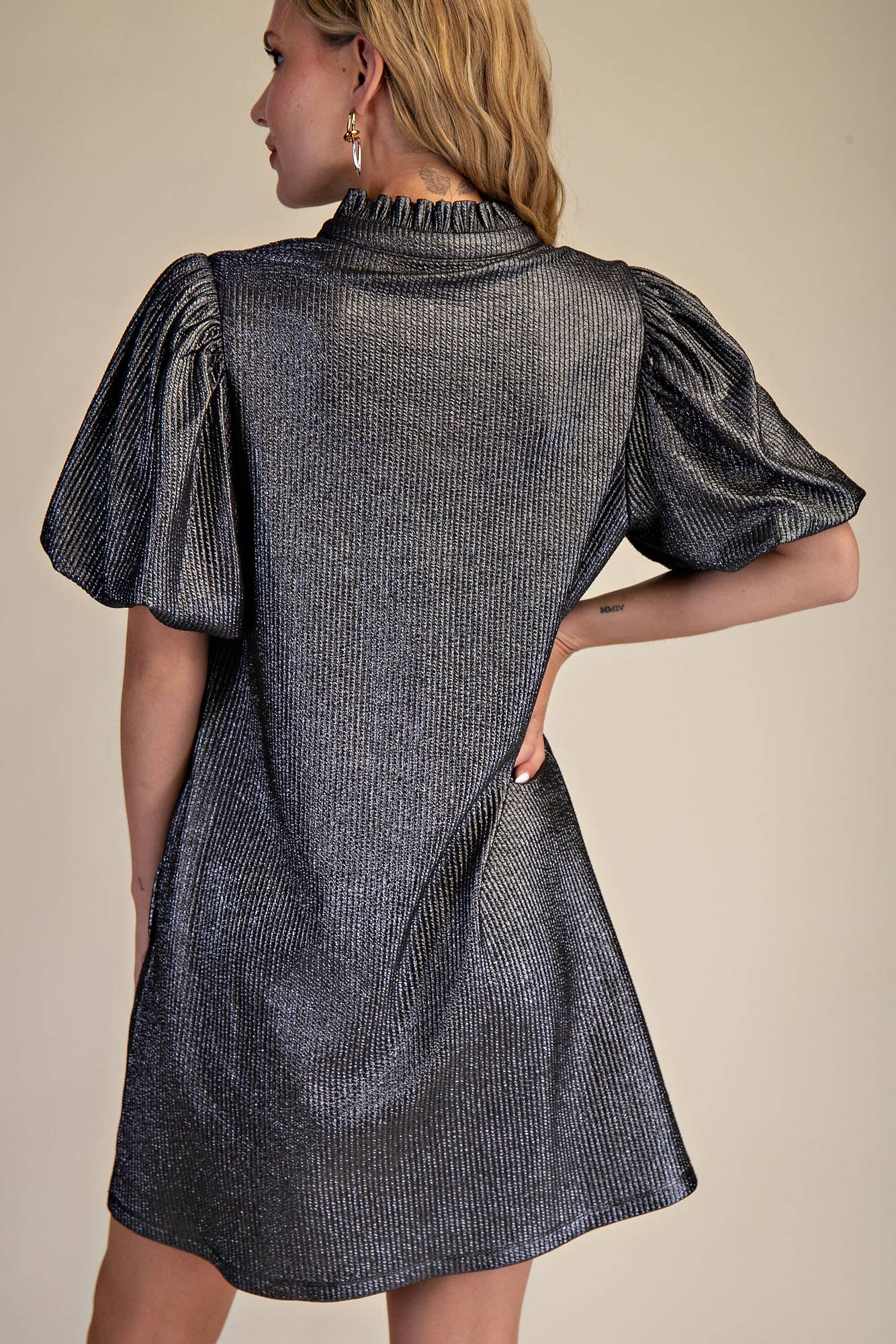 Ruffle V-Neck Puff Sleeve Mini Dress: Burgundy / S