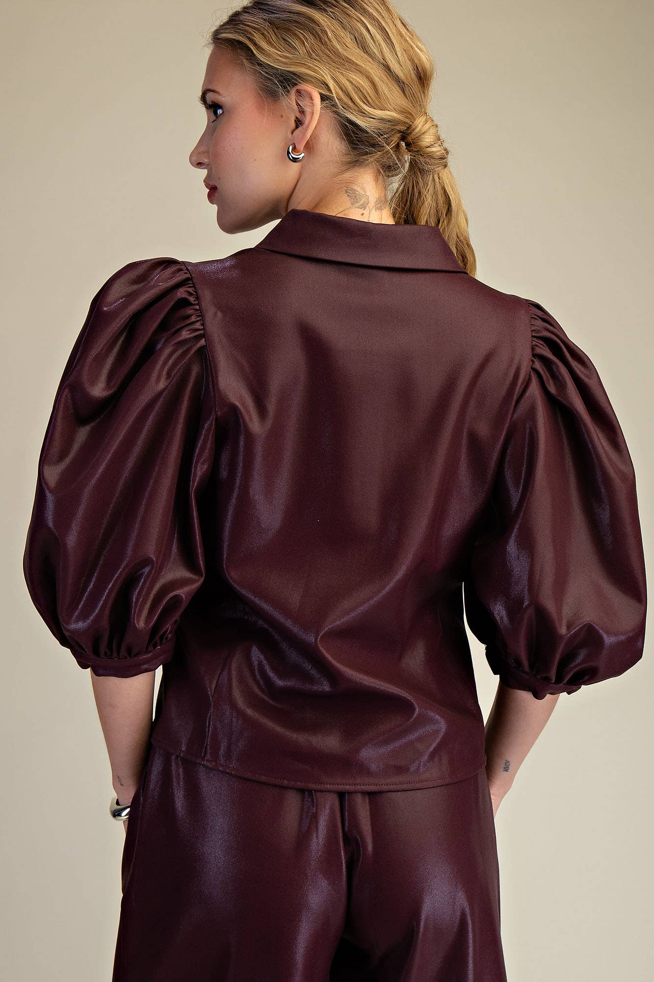 Collar Neck Puff Sleeve Button Down Shirt: Brown / S