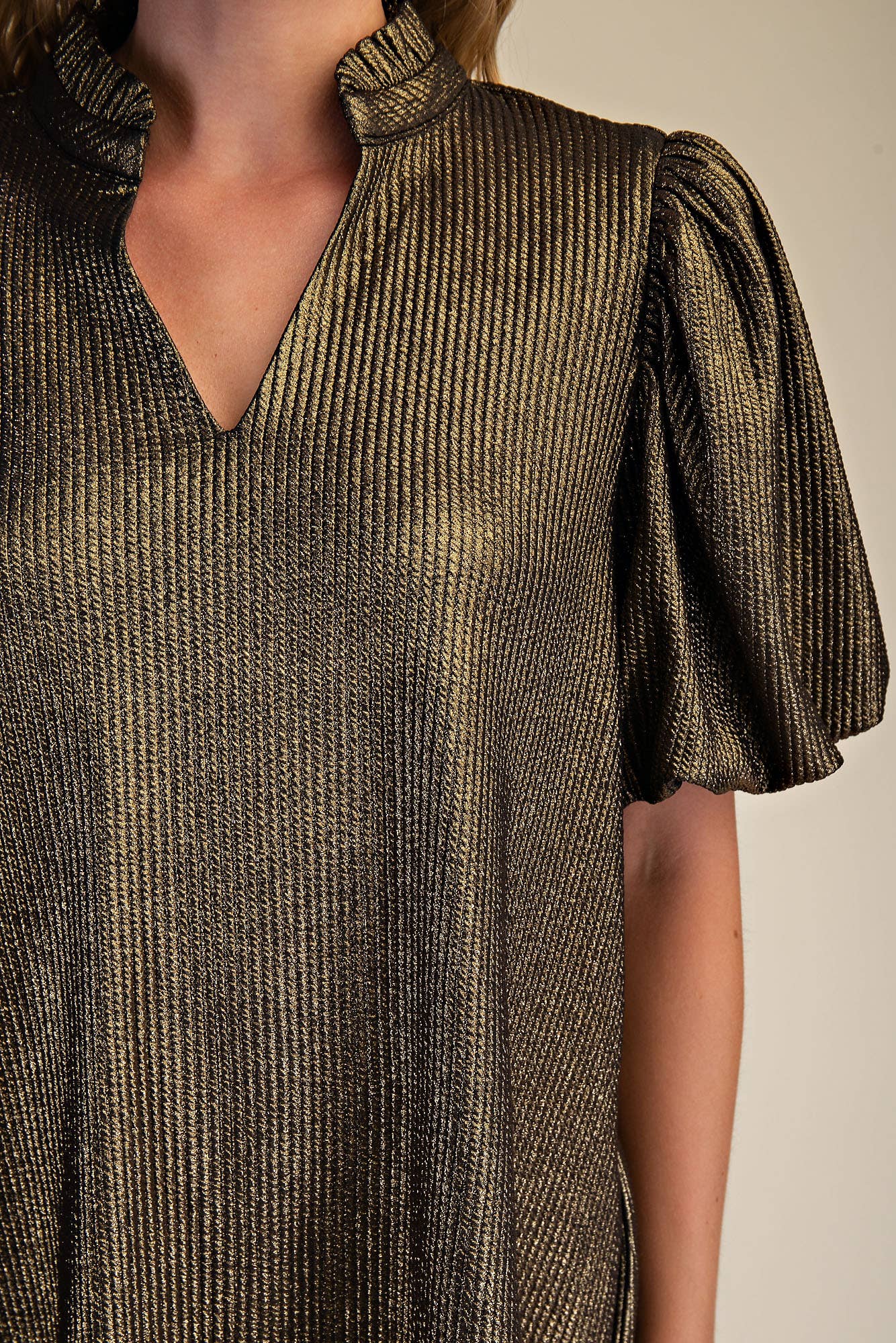 Ruffle V-Neck Puff Sleeve Mini Dress: Burgundy / S