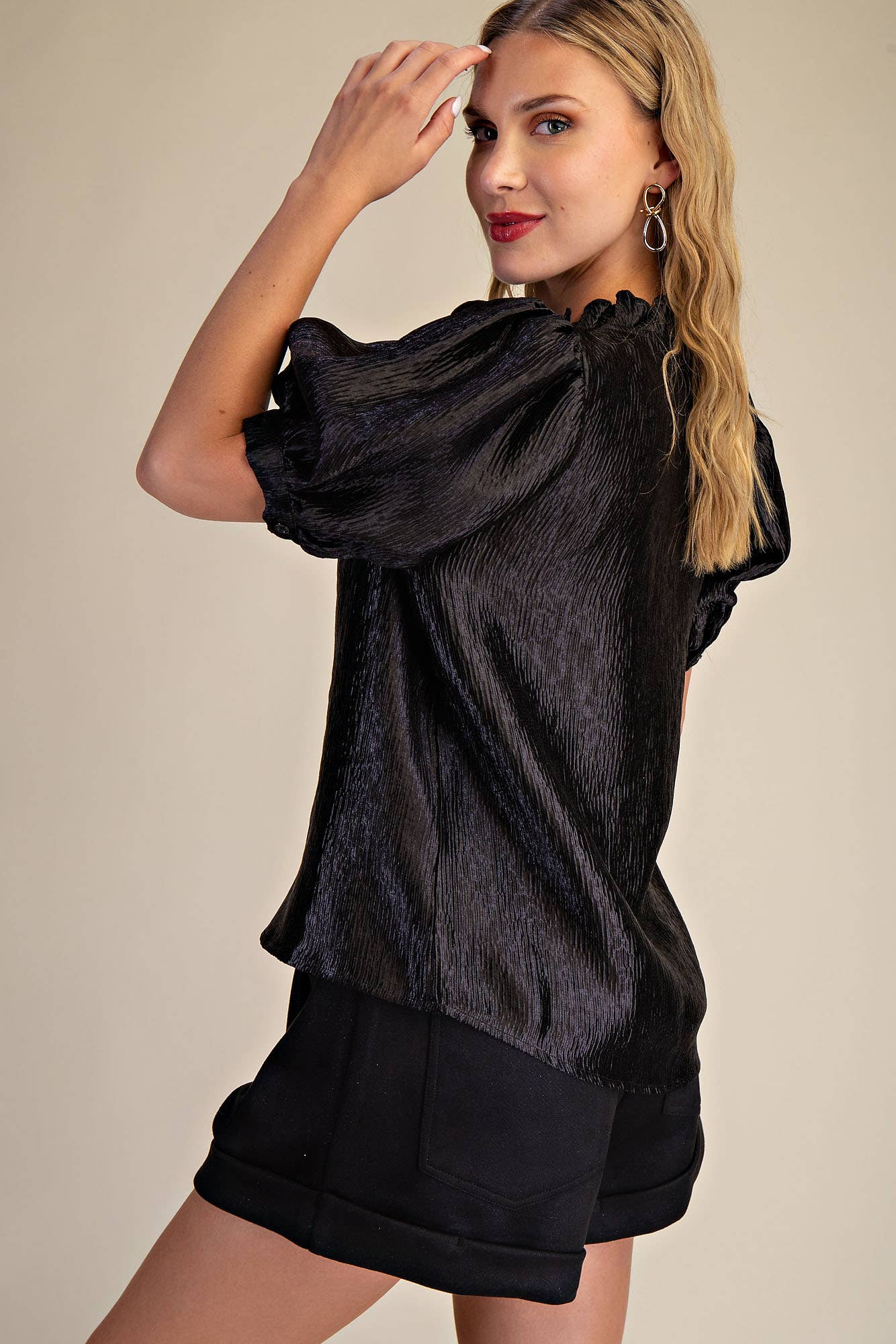 Ruffle V-Neck Puff Sleeve Top: Taupe / S