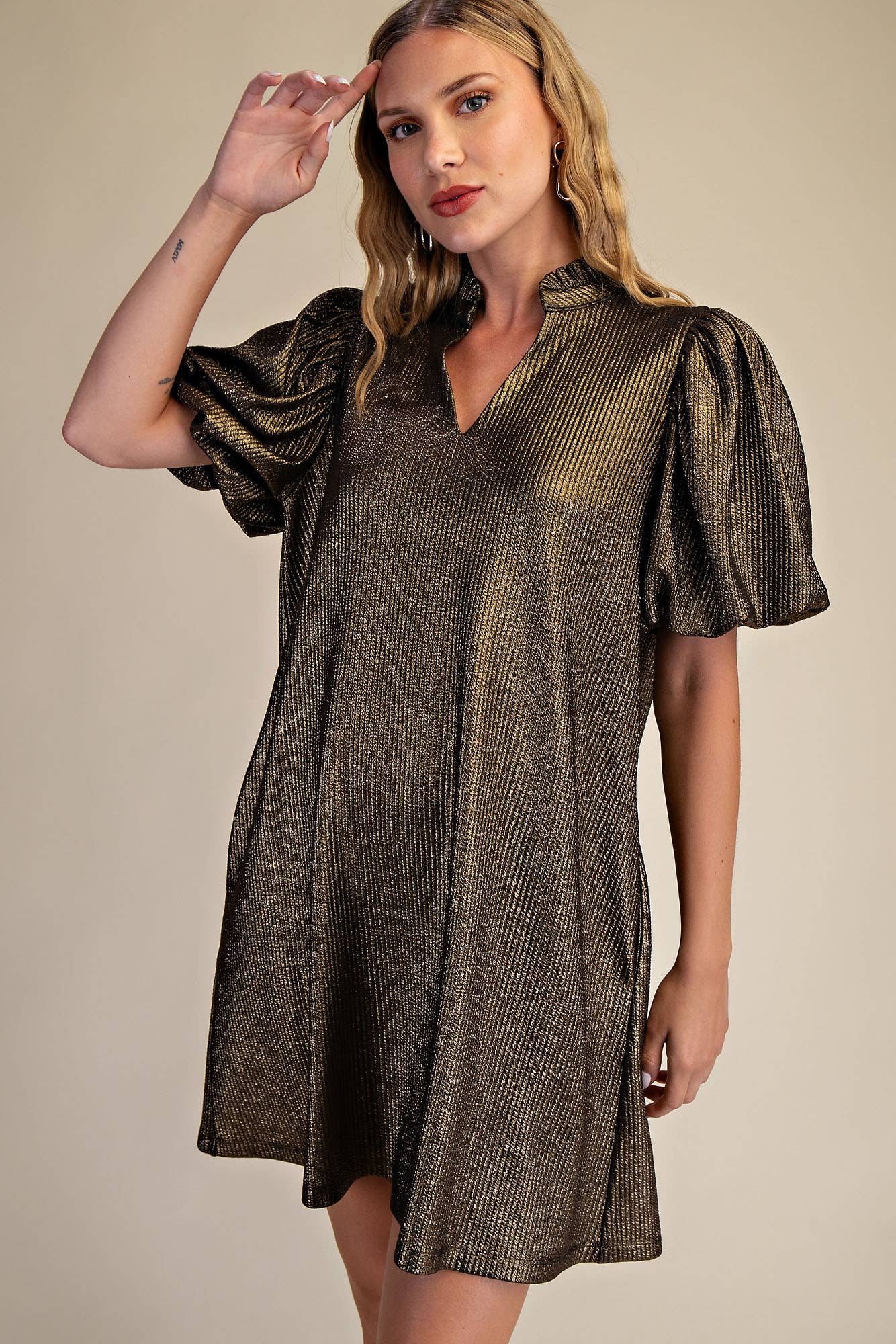 Ruffle V-Neck Puff Sleeve Mini Dress: Burgundy / S