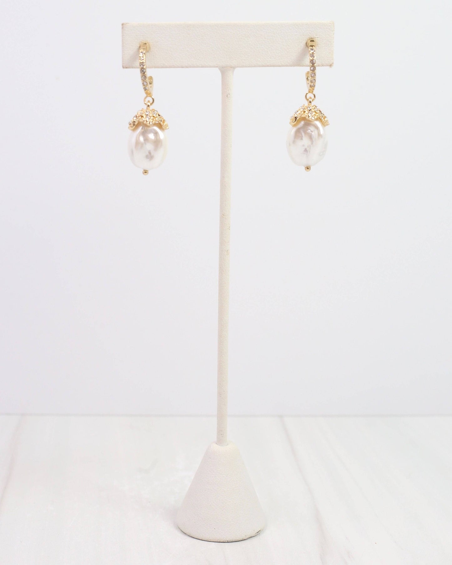 Priscilla Pearl Earring Gold: Default