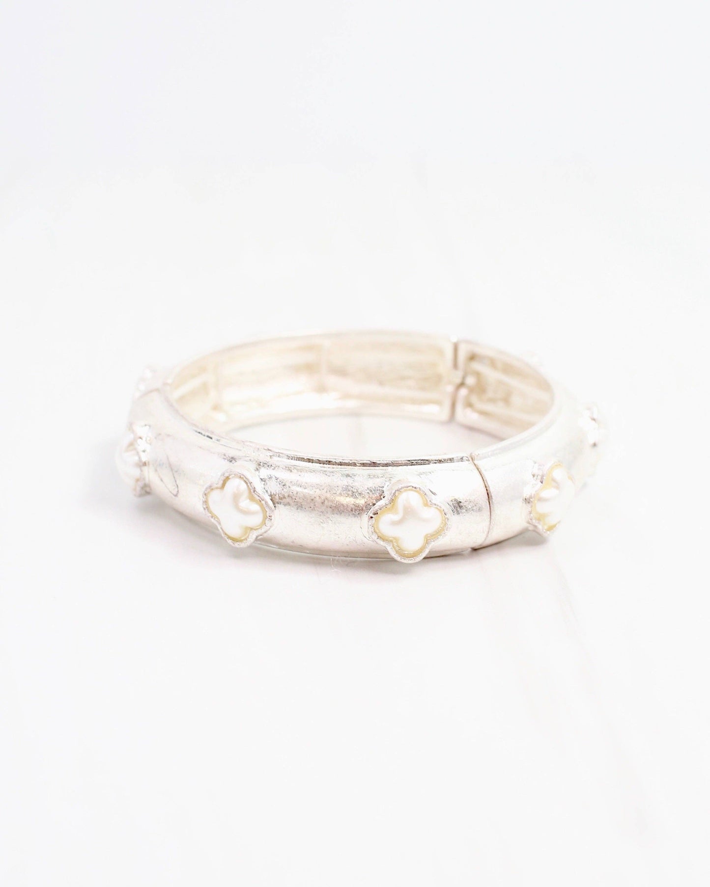 Neema Clover Stretch Bracelet Worn Silver: Default