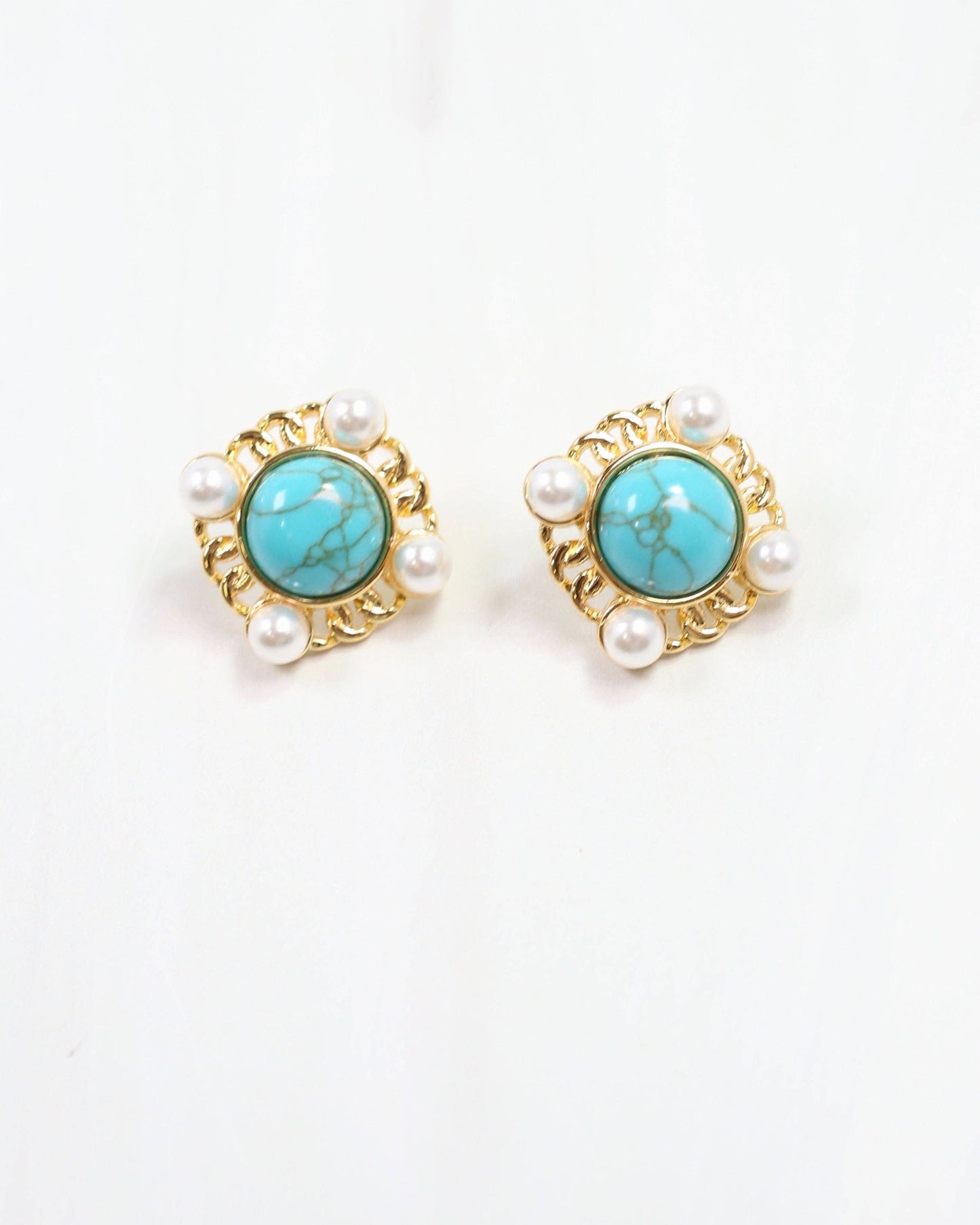 Sante Fe Turquoise and Pearl Stud Gold: Default