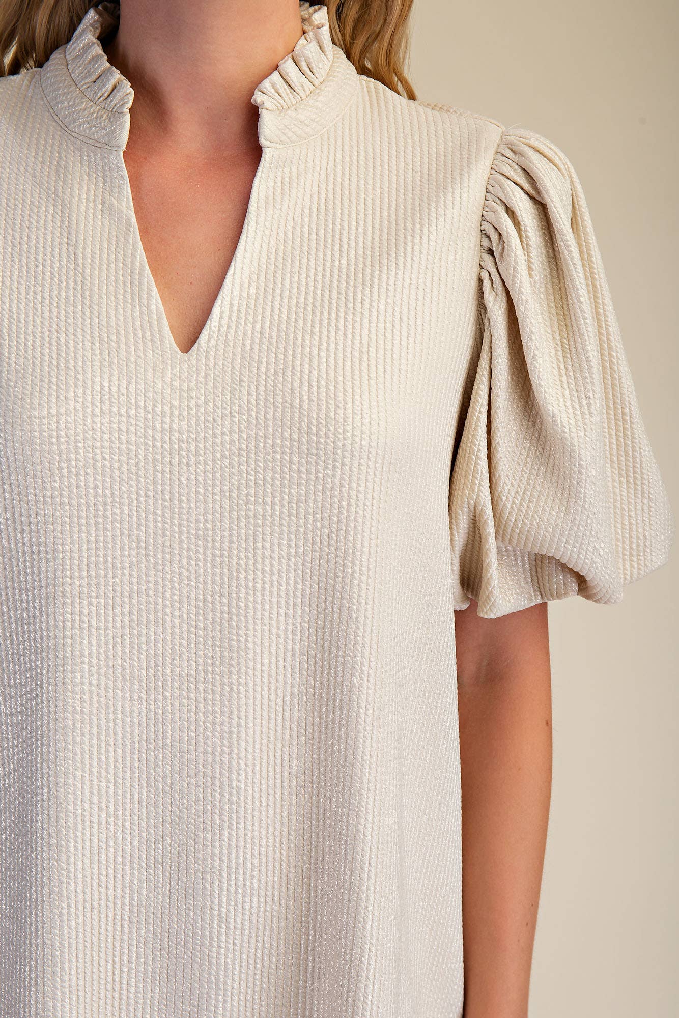 Ruffle V-Neck Puff Sleeve Mini Dress: Burgundy / S