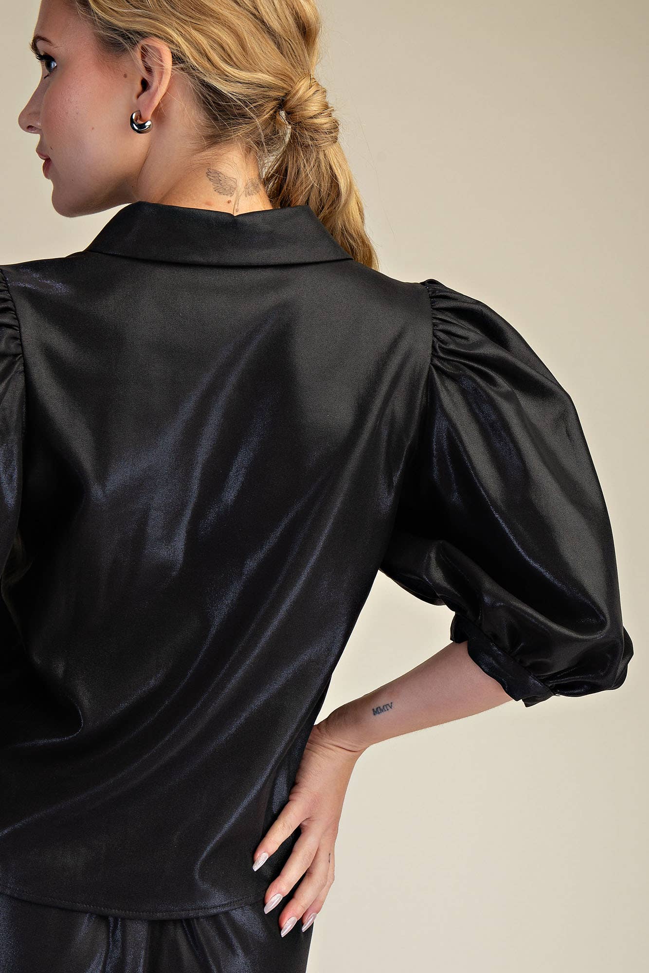 Collar Neck Puff Sleeve Button Down Shirt: Brown / S