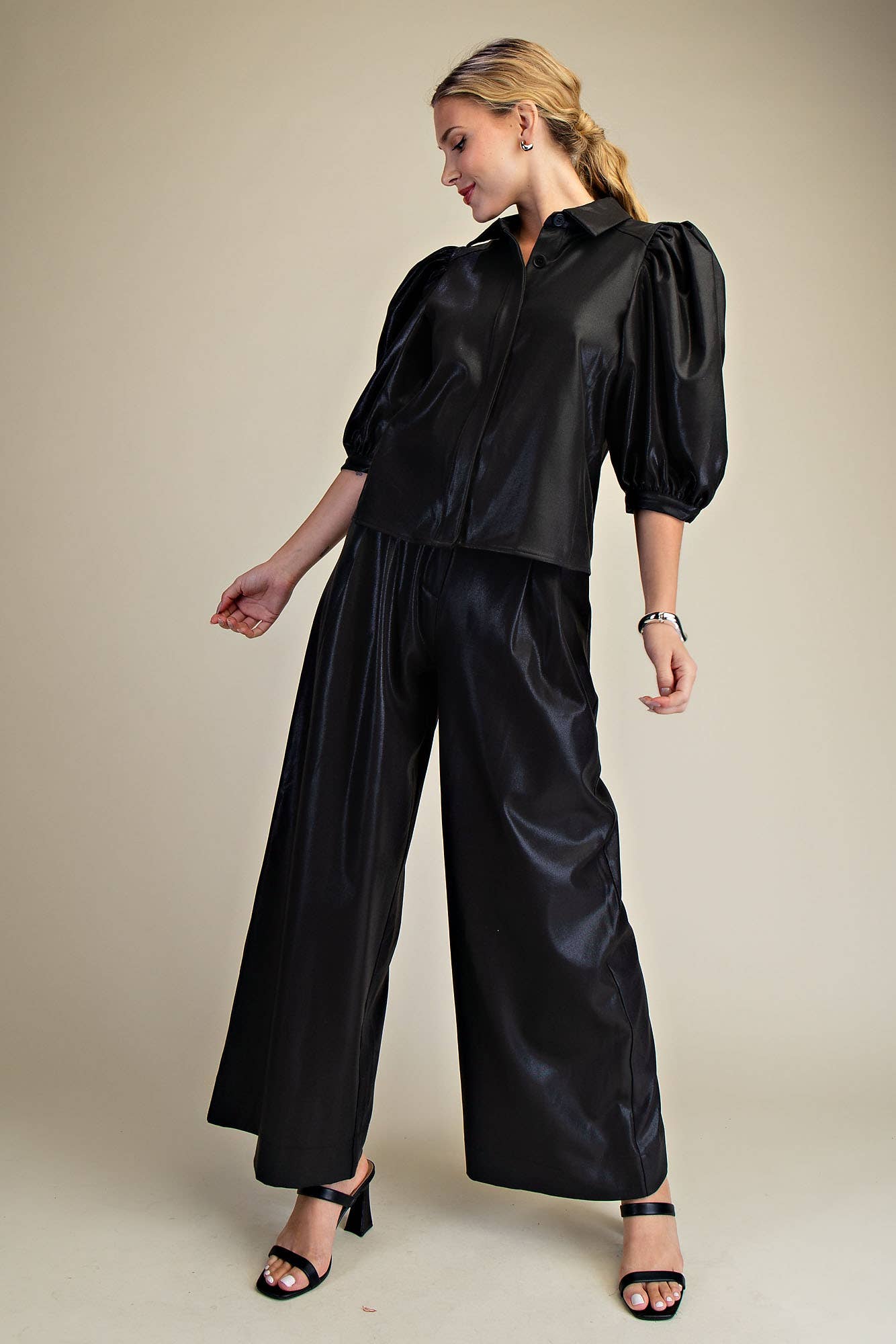 Collar Neck Puff Sleeve Button Down Shirt: Brown / S