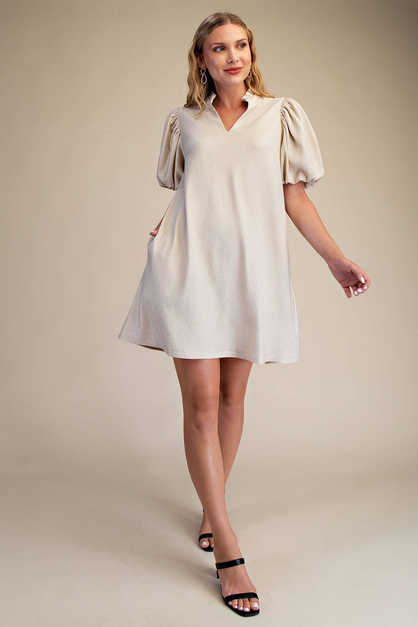 Ruffle V-Neck Puff Sleeve Mini Dress: Burgundy / S