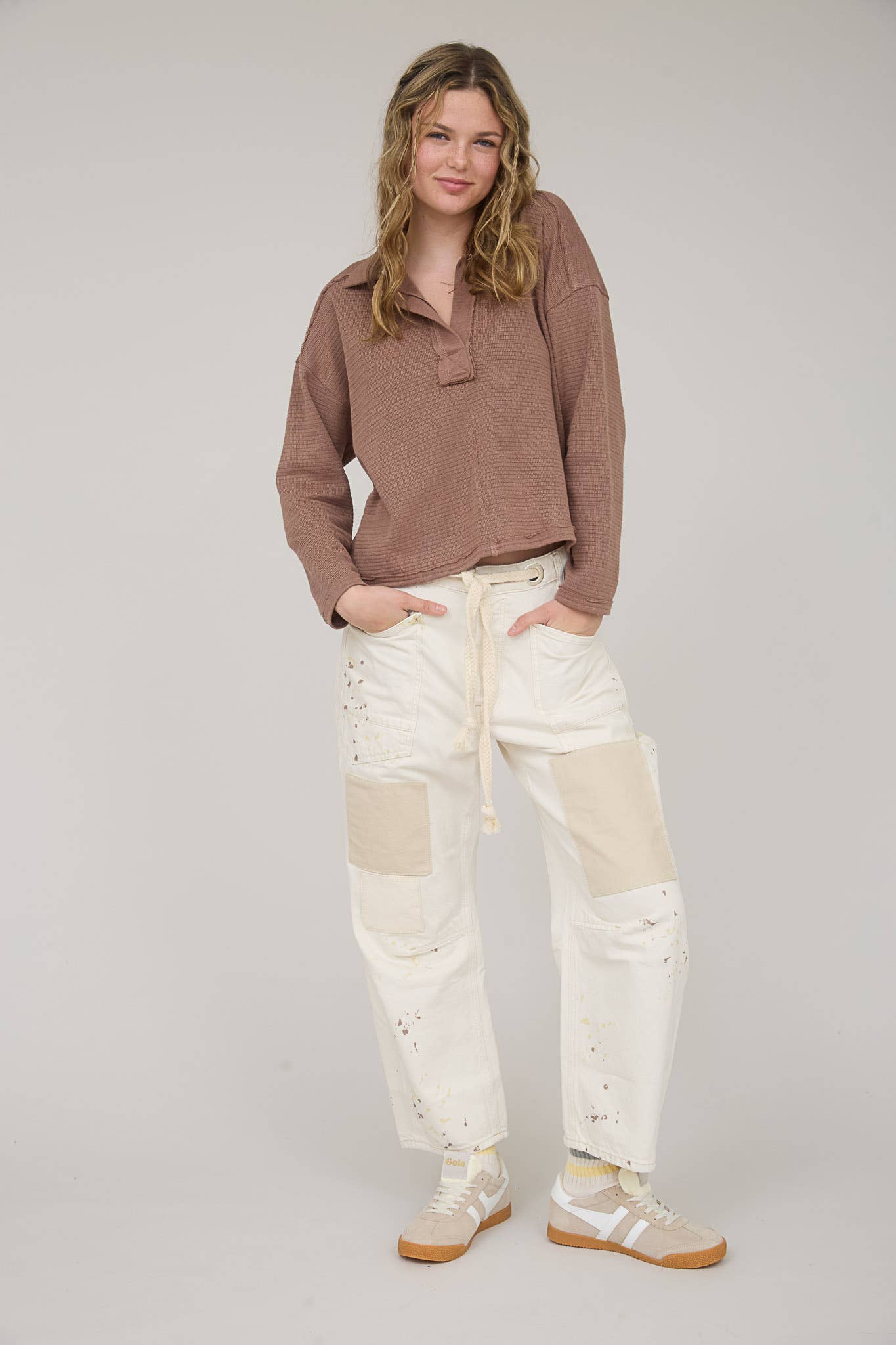 EXPOSED SEAM LONG SLEEVE TEXTURED KNIT POLO: OXBLOOD