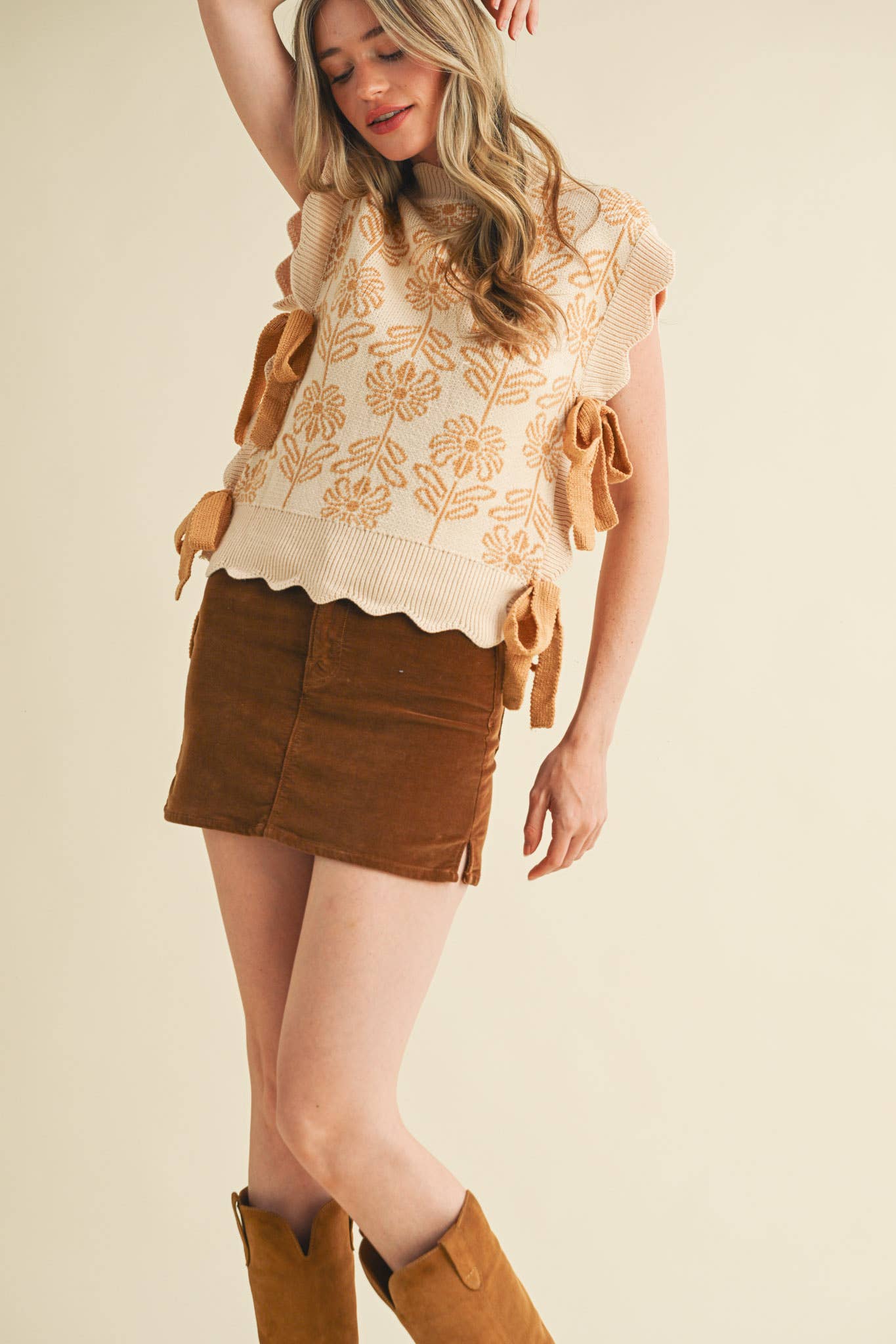 MOCK NECK FLORAL SWEATER VEST MSW10743: CARAMELIZED / S