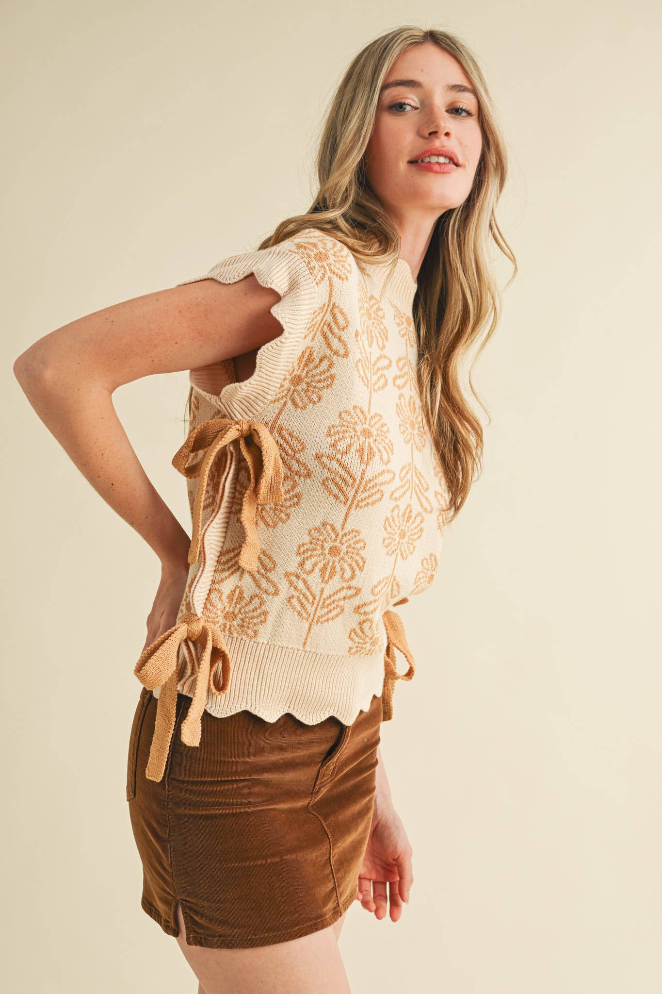MOCK NECK FLORAL SWEATER VEST MSW10743: CARAMELIZED / S